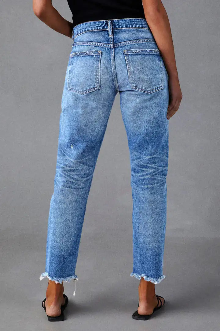 Zora - Cropped broek met rafelige zoom en scheurtjes