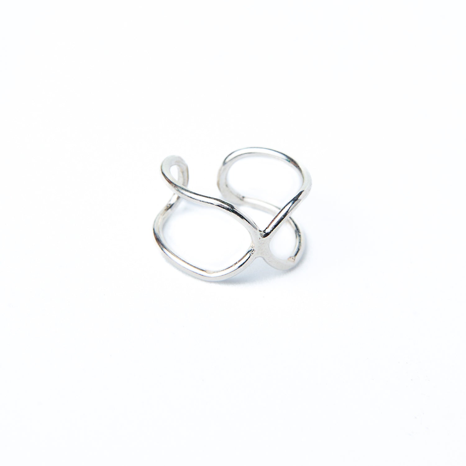 Ring met kruisend ontwerp
