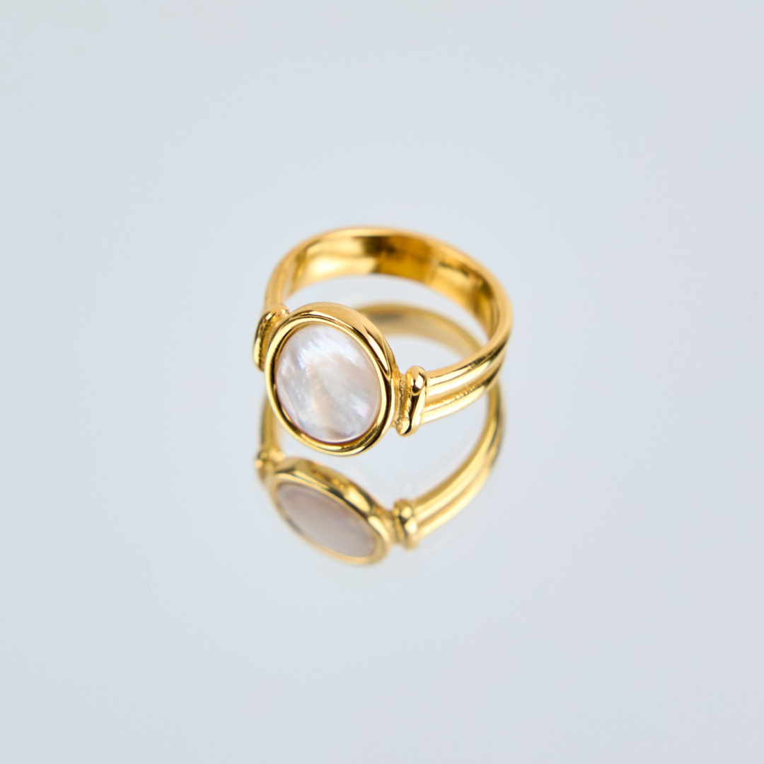 Ring met een steen erin