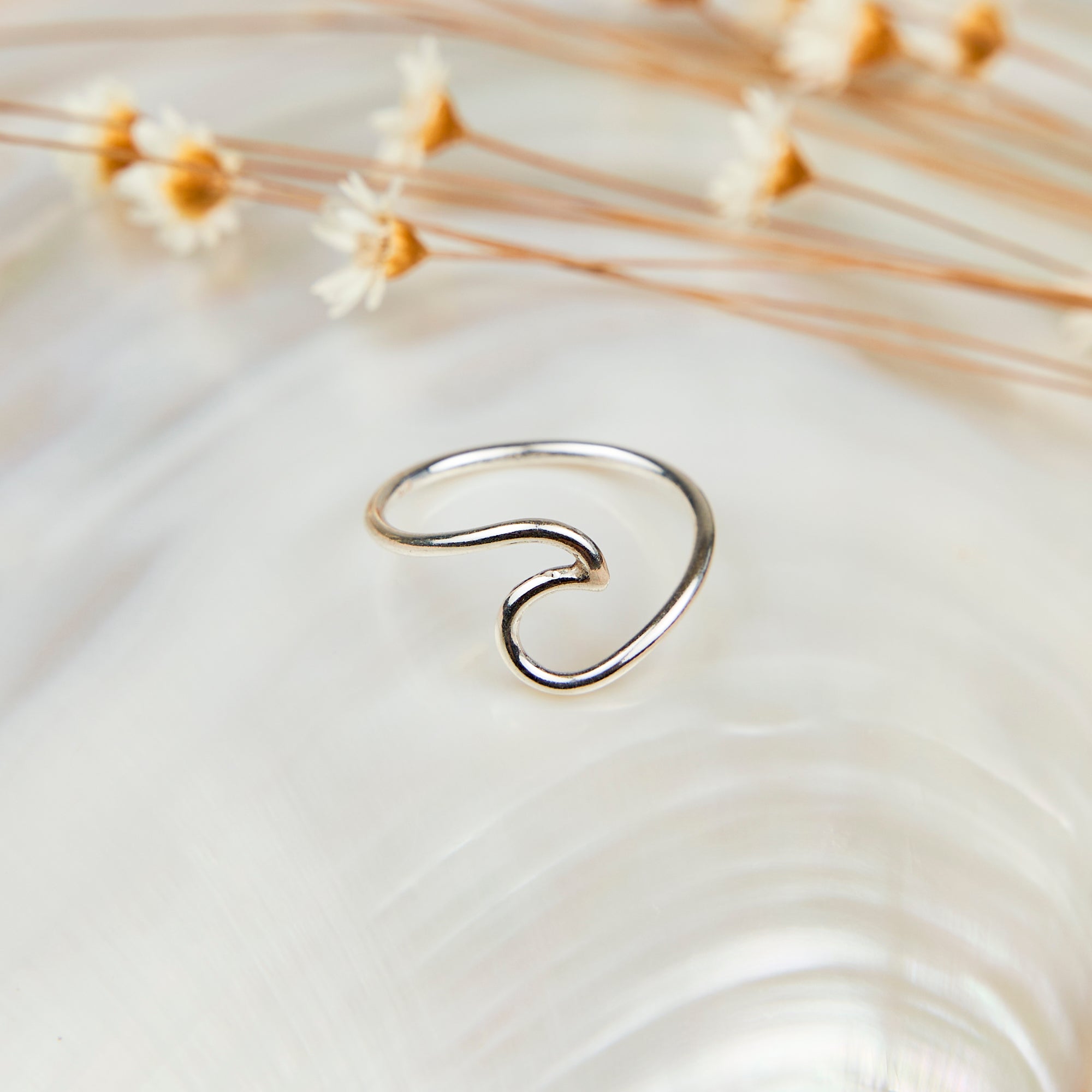 Ring met golfdesign