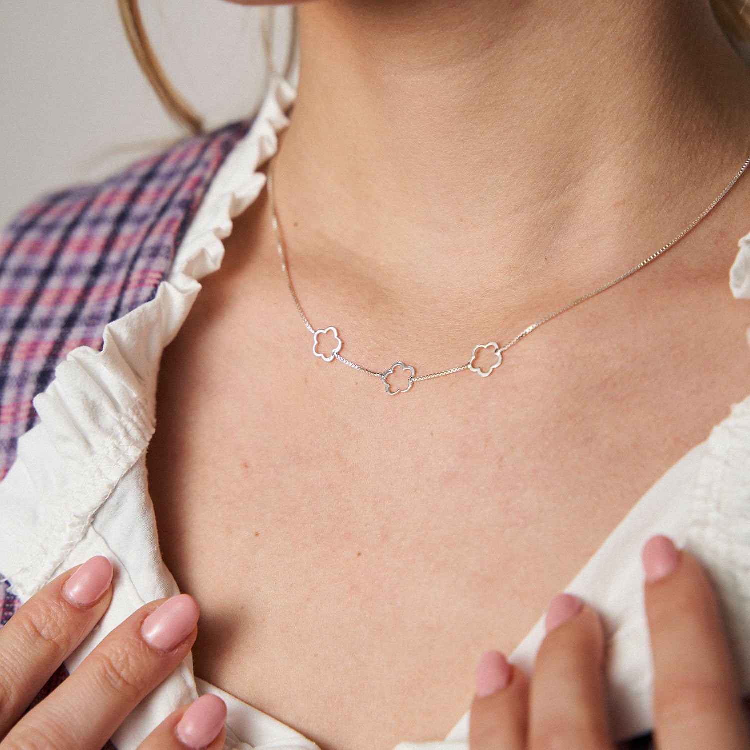 Ketting met drie bloemen