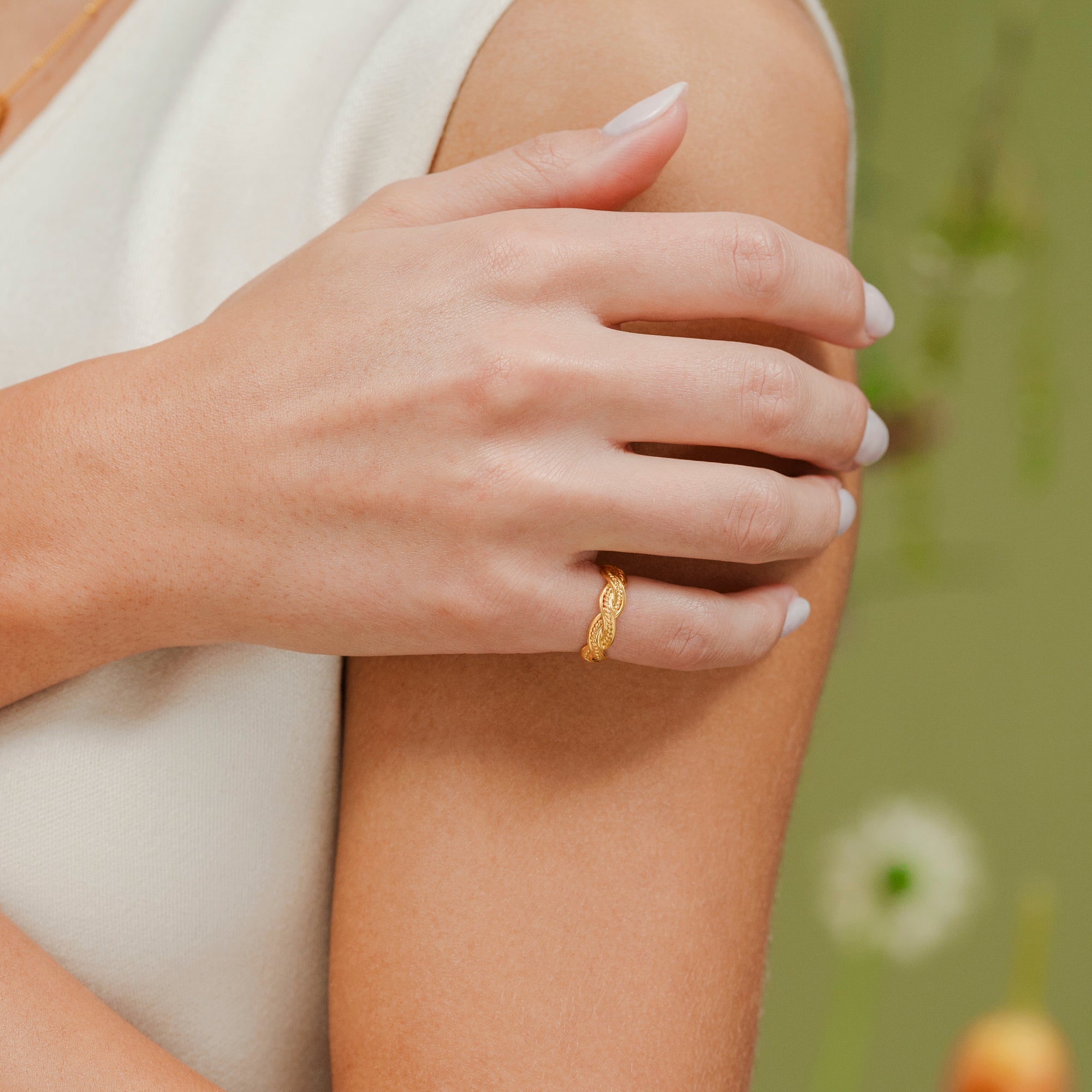Goudkleurige gevlochten ring