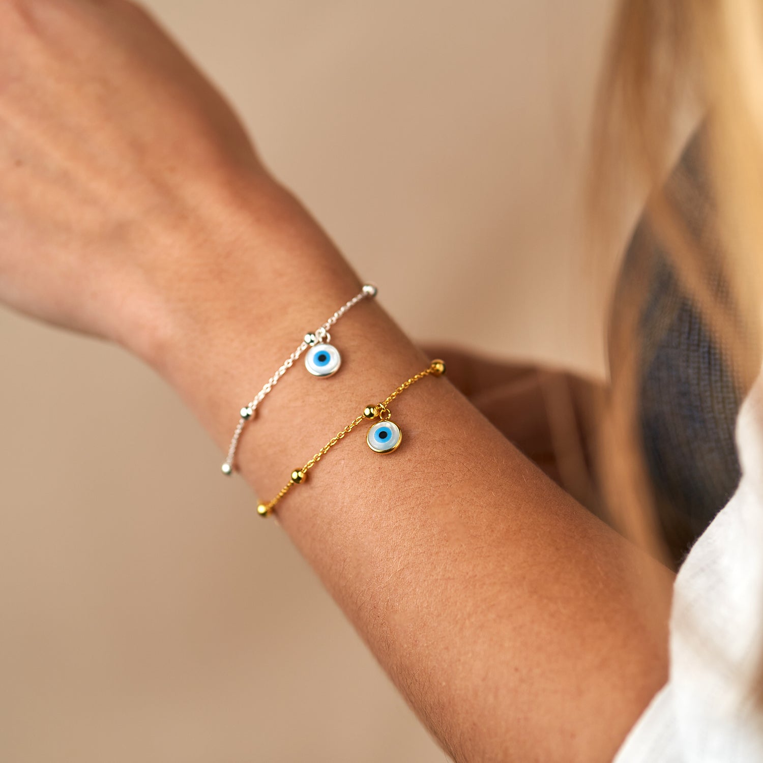 Armband met bolletjes en hanger