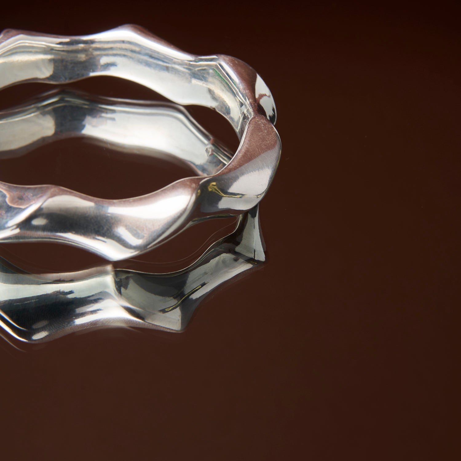 Armband in golvenvorm
