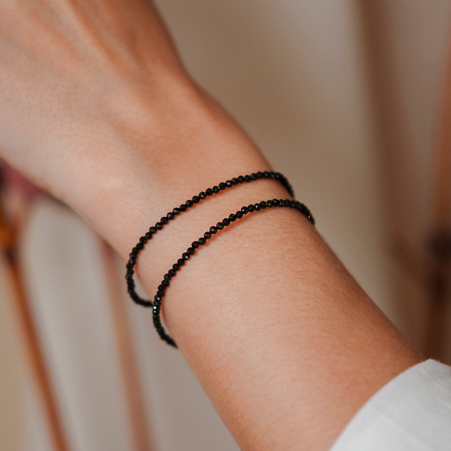 Armbanden met geslepen edelstenen