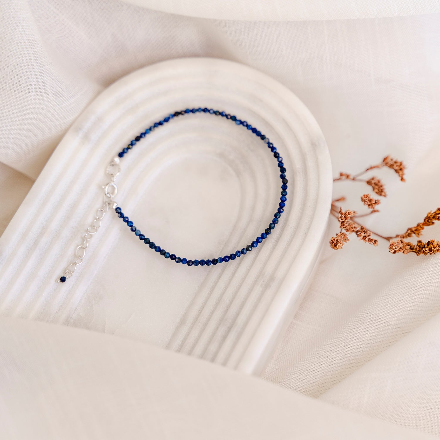 Armbanden met geslepen edelstenen