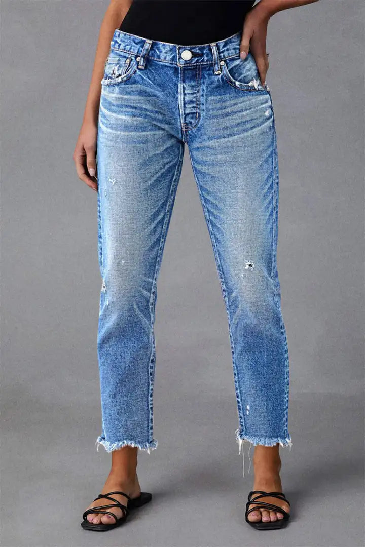 Zora - Cropped broek met rafelige zoom en scheurtjes