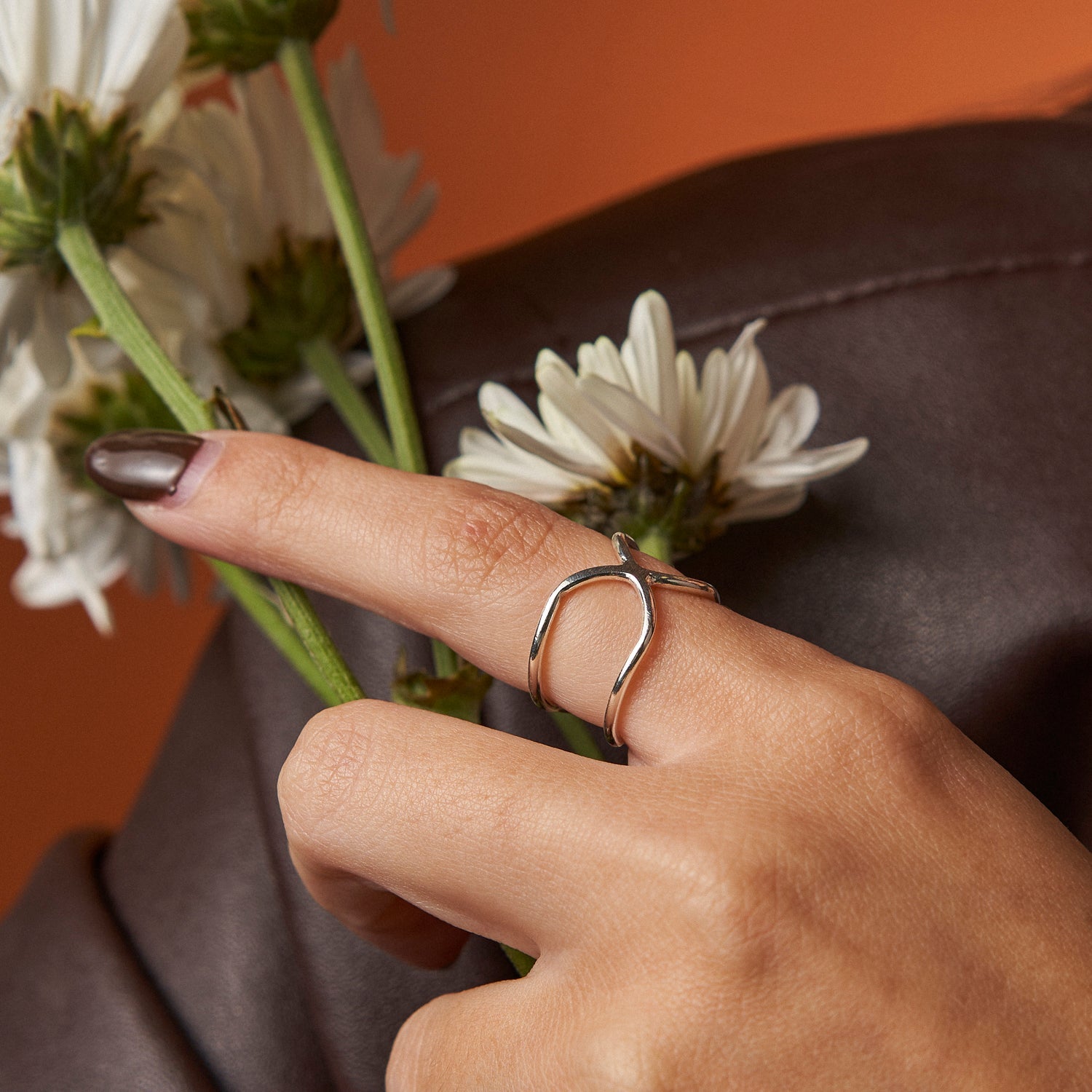 Ring met kruisend ontwerp
