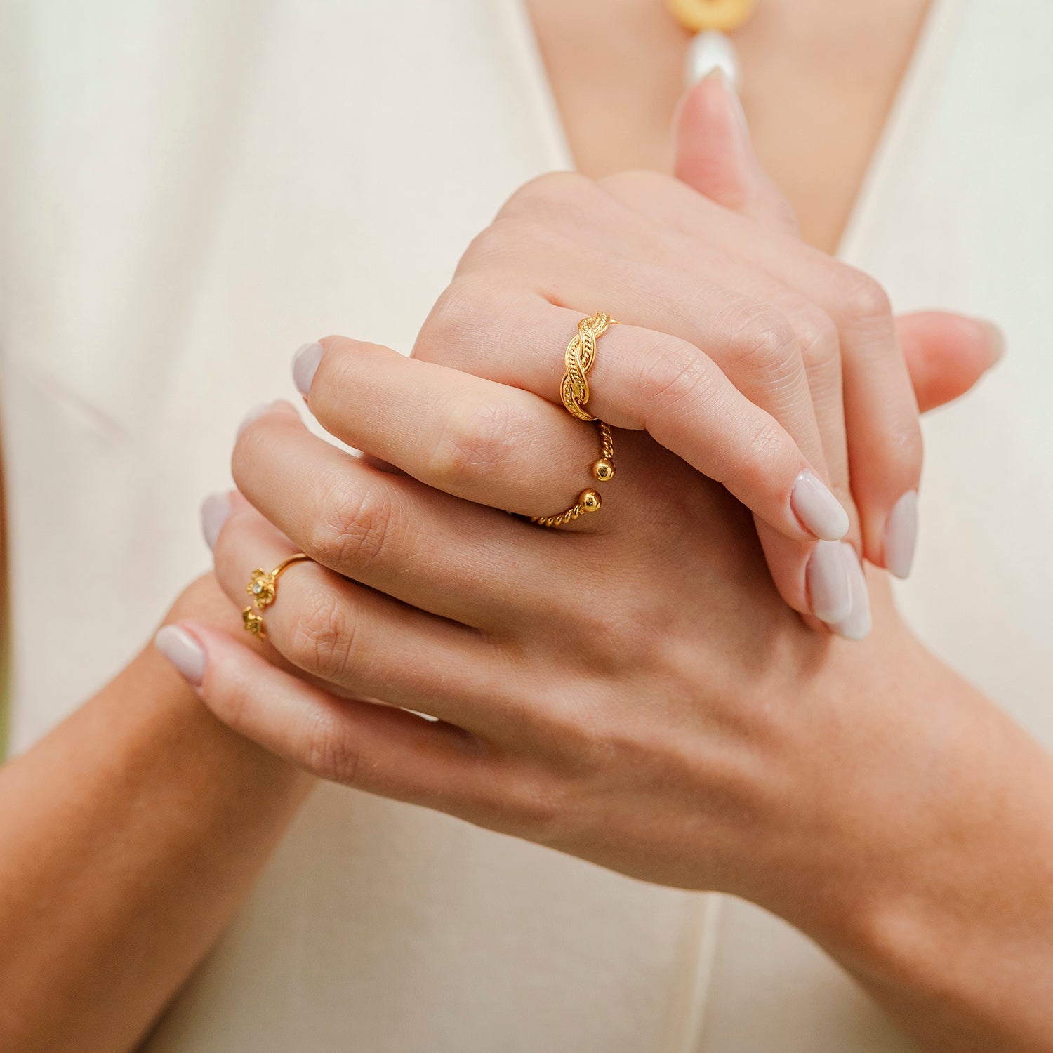 Goudkleurige gevlochten ring