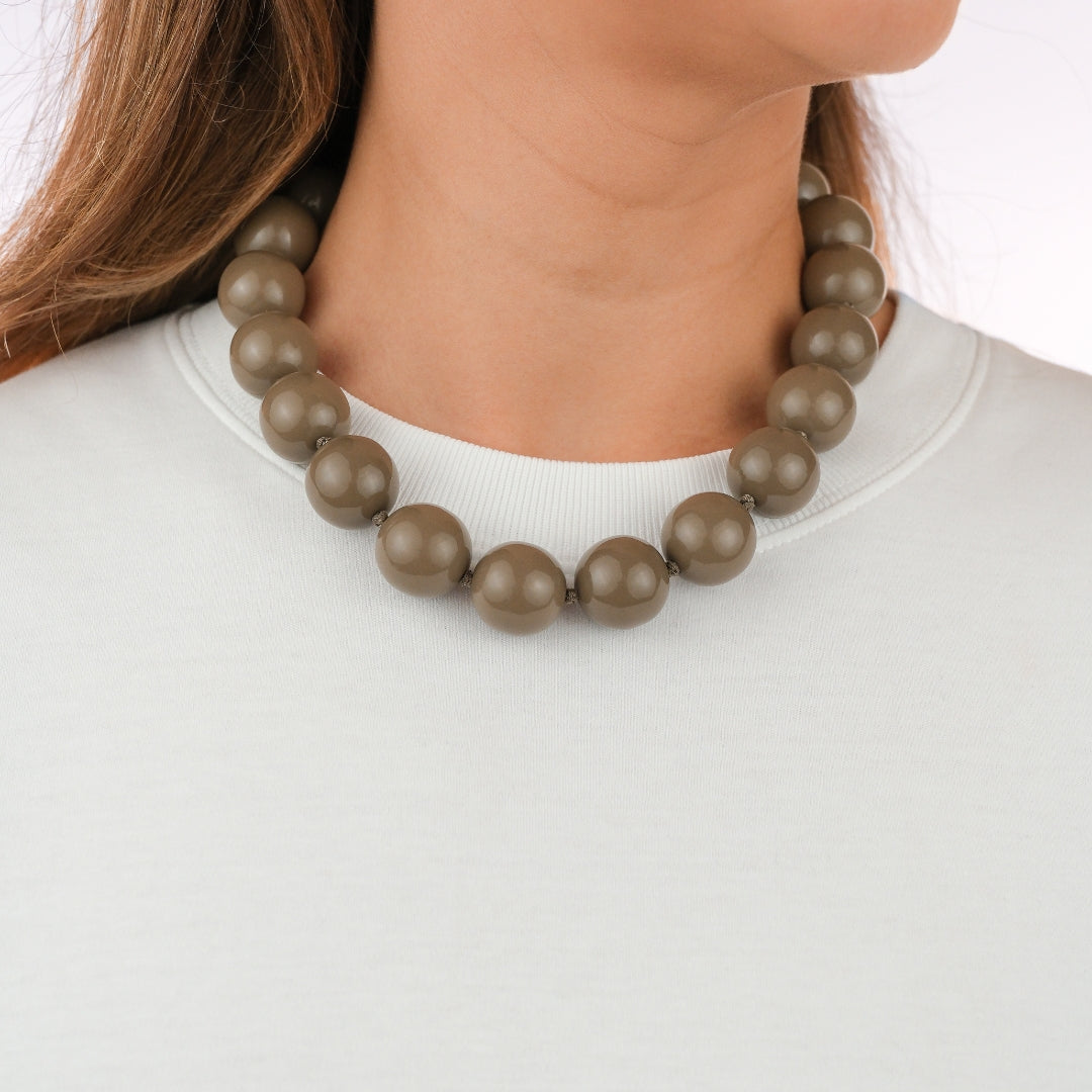 Ketting met bolvormig detail