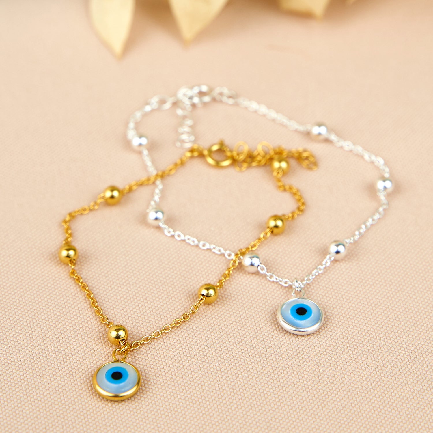 Armband met bolletjes en hanger