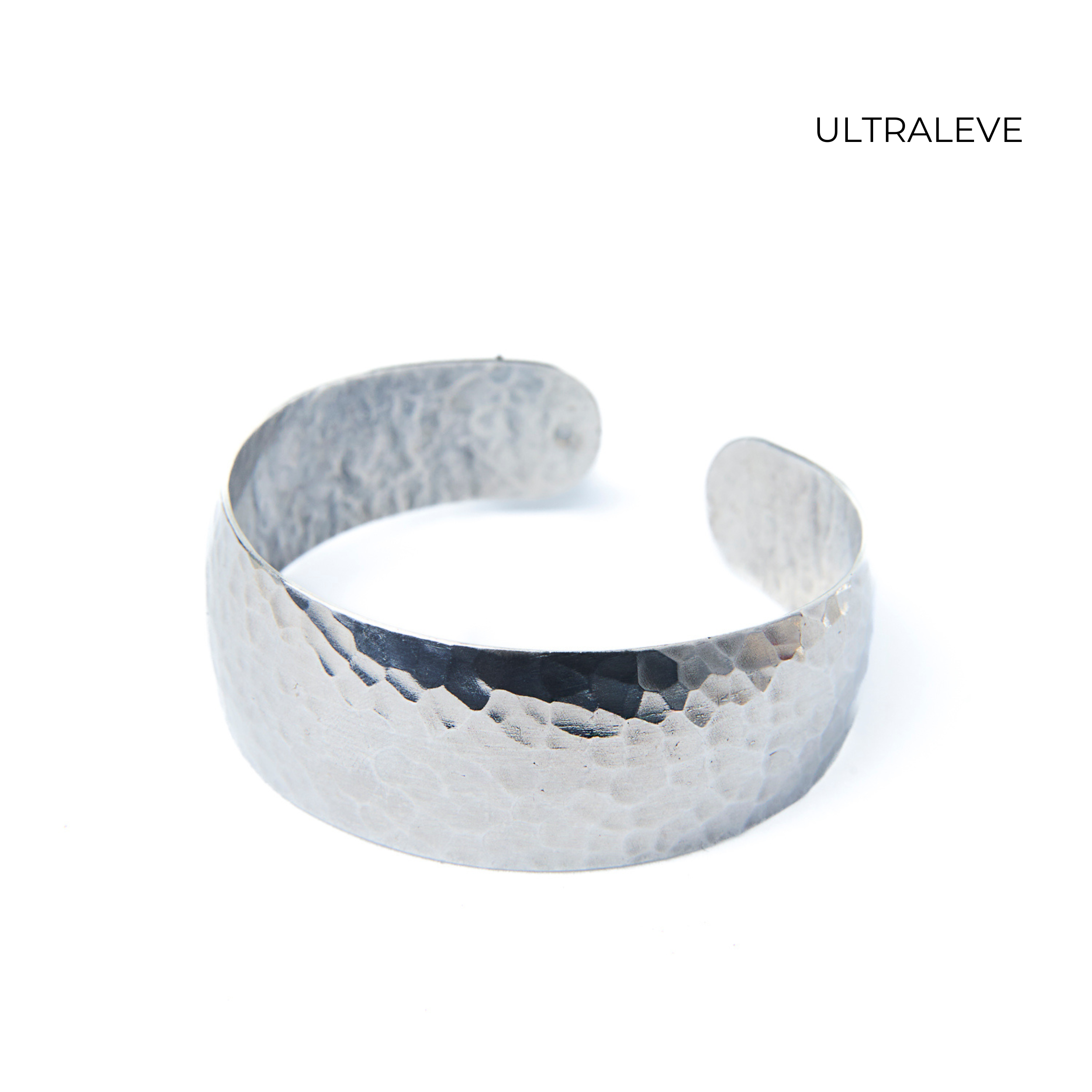 Armband met gehamerd effect