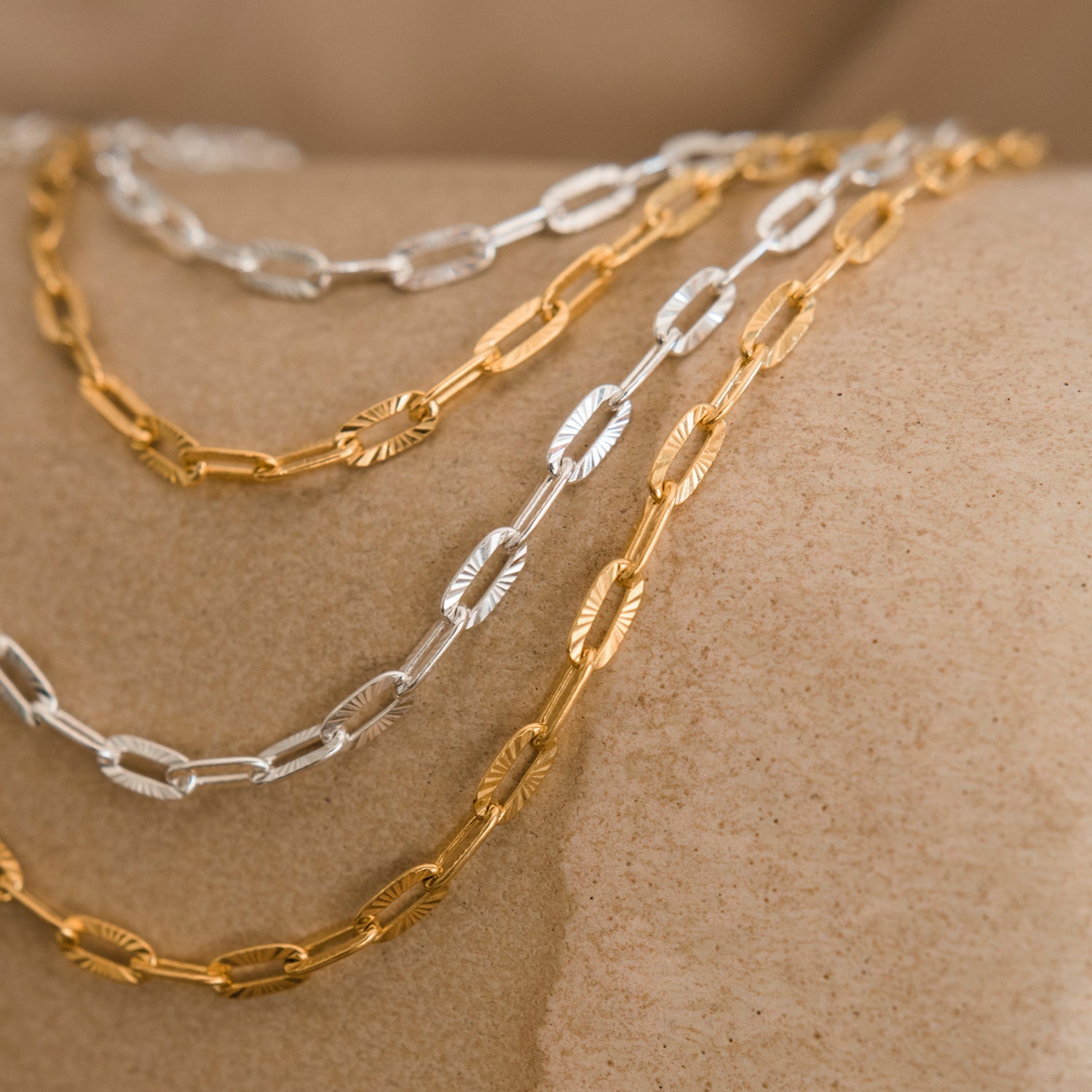 Ketting met zonmotief