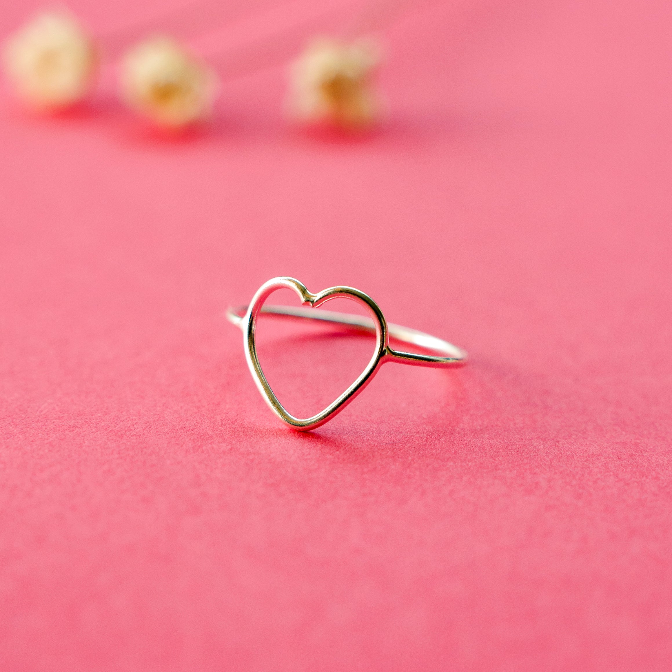 Fijne ring met liefde en hart